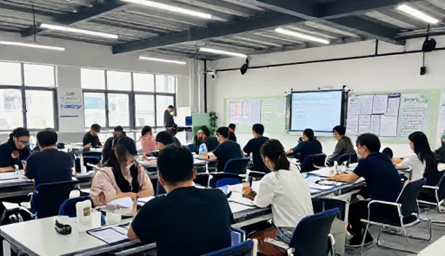 业务性能差异对比：合作关系中的影响因素分析